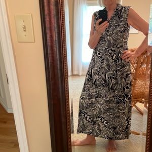 Talbots maxi dress with belt. Beautiful navy and white design. Like new.